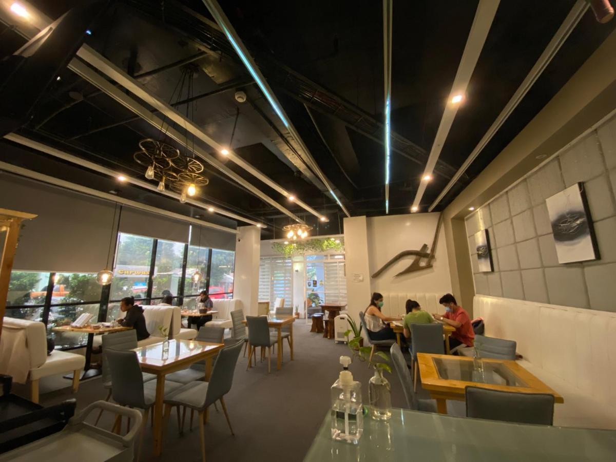 Tely'S Bed & Breakfast Iloilo Powered By Cocotel Esterno foto
