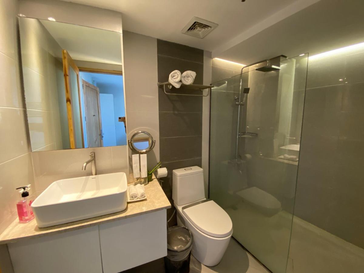 Tely'S Bed & Breakfast Iloilo Powered By Cocotel Esterno foto