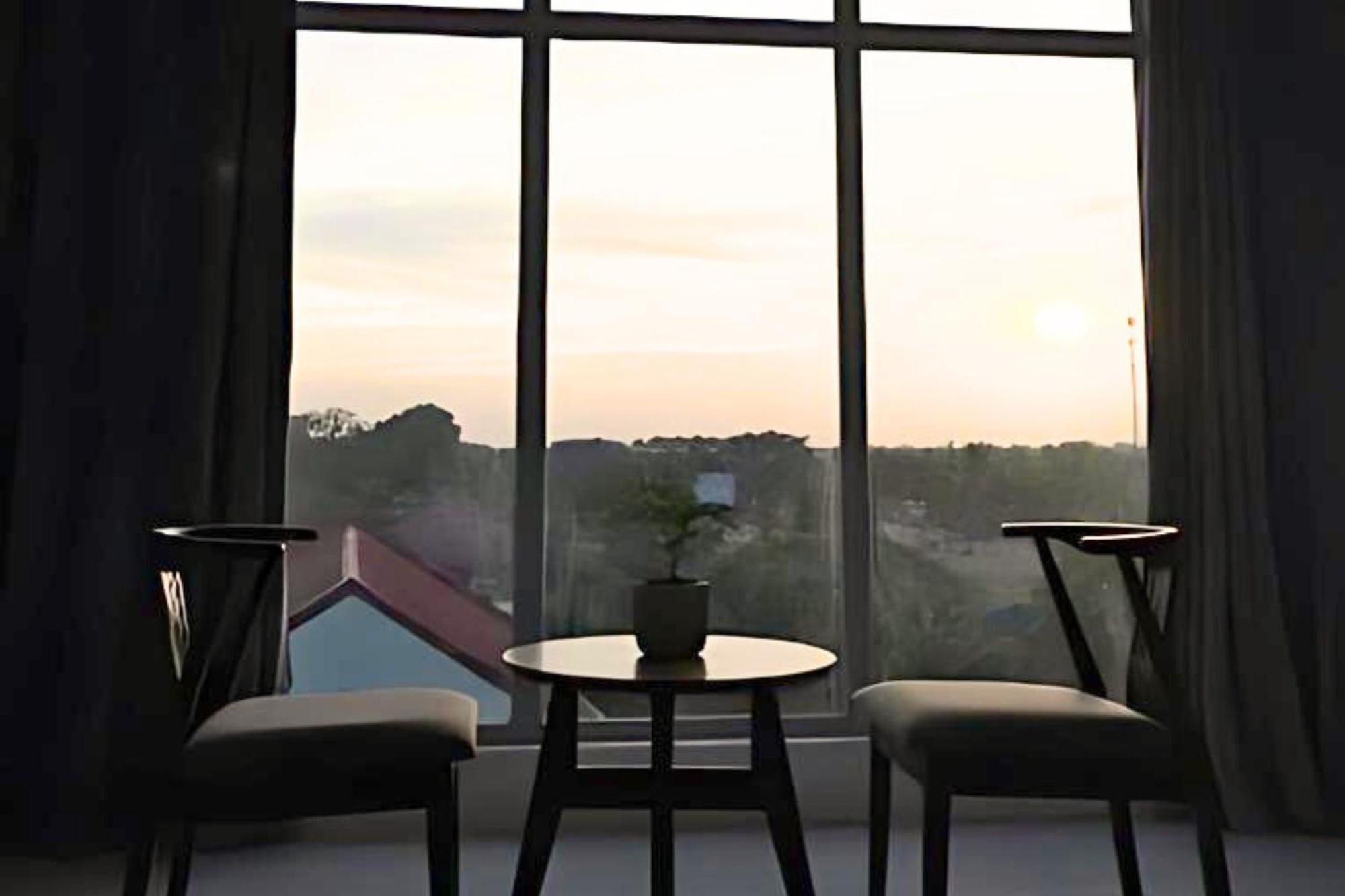 Tely'S Bed & Breakfast Iloilo Powered By Cocotel Esterno foto