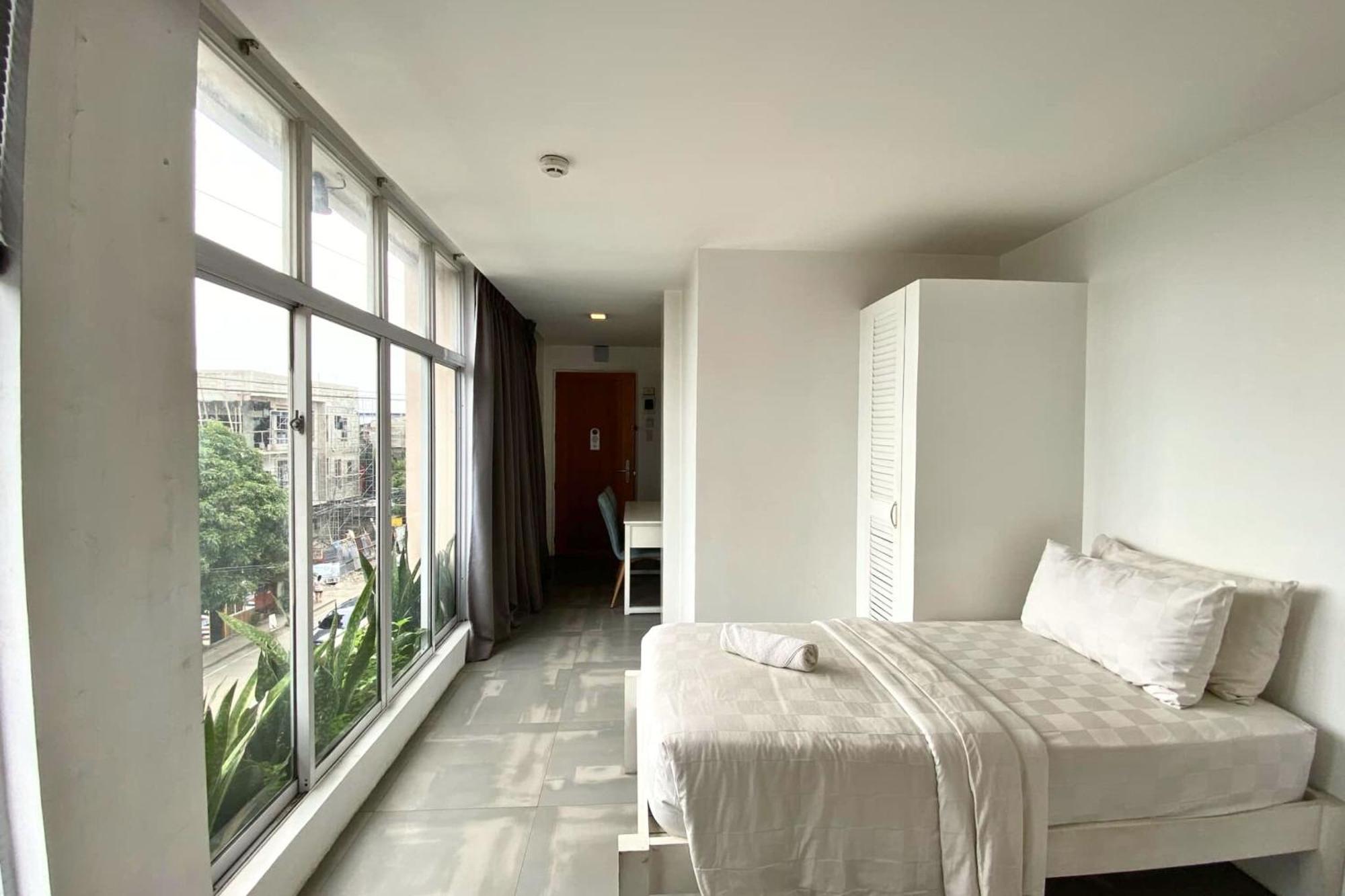 Tely'S Bed & Breakfast Iloilo Powered By Cocotel Esterno foto