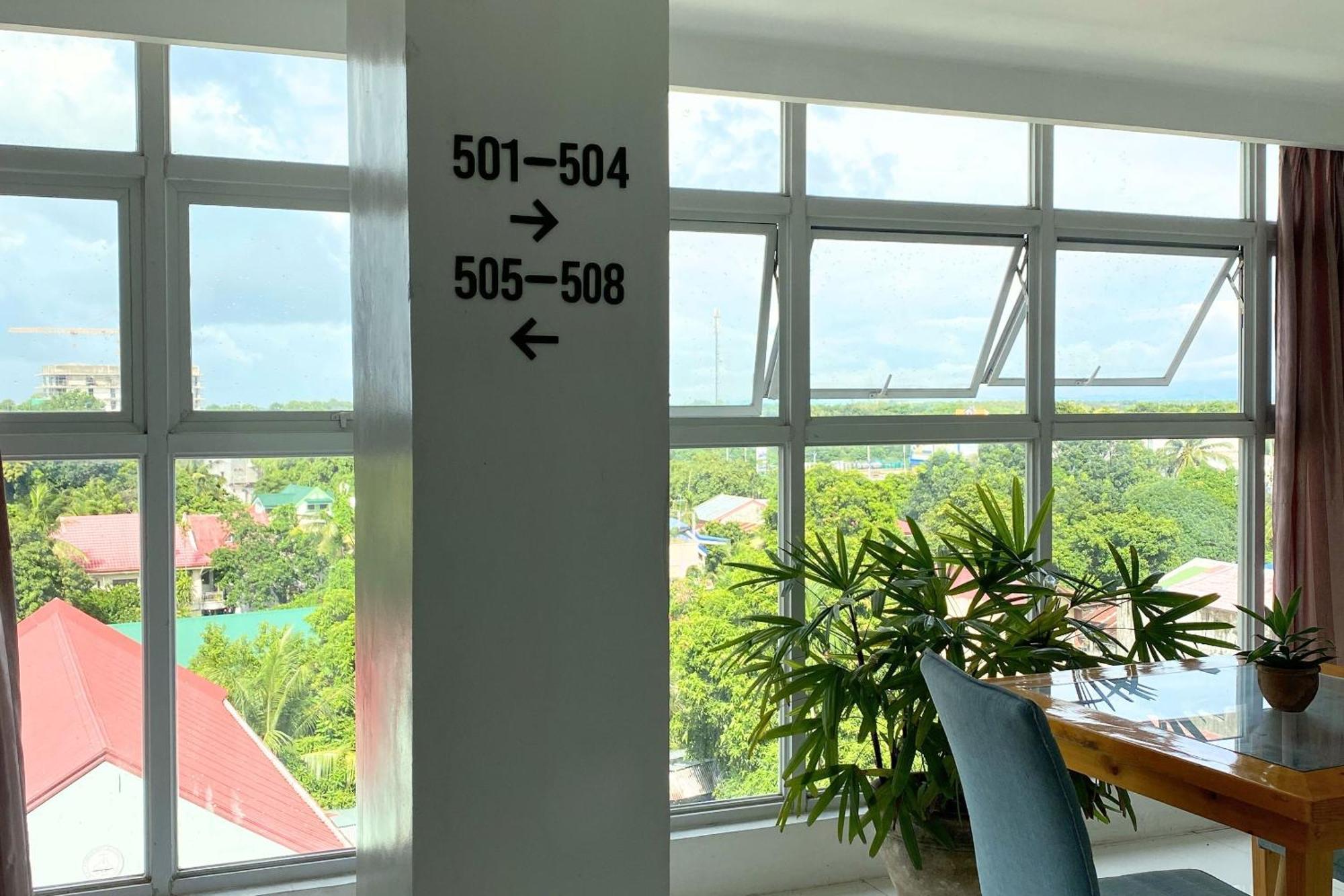 Tely'S Bed & Breakfast Iloilo Powered By Cocotel Esterno foto